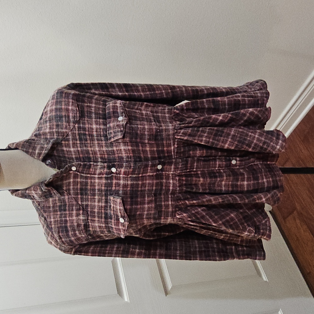 IVY JANE 'William' Plaid Snap Button Up Top. Size Small